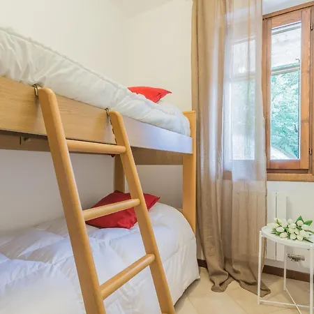 Apartament Lisander